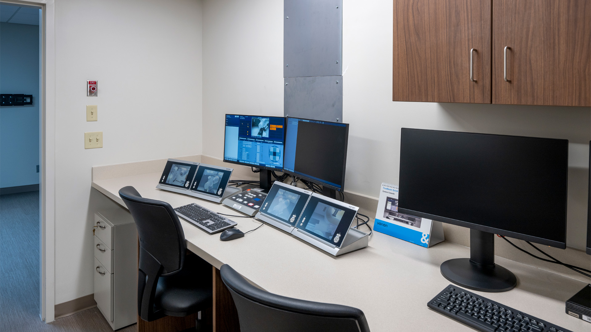 Radiation oncology clinic linear accelerator control room .