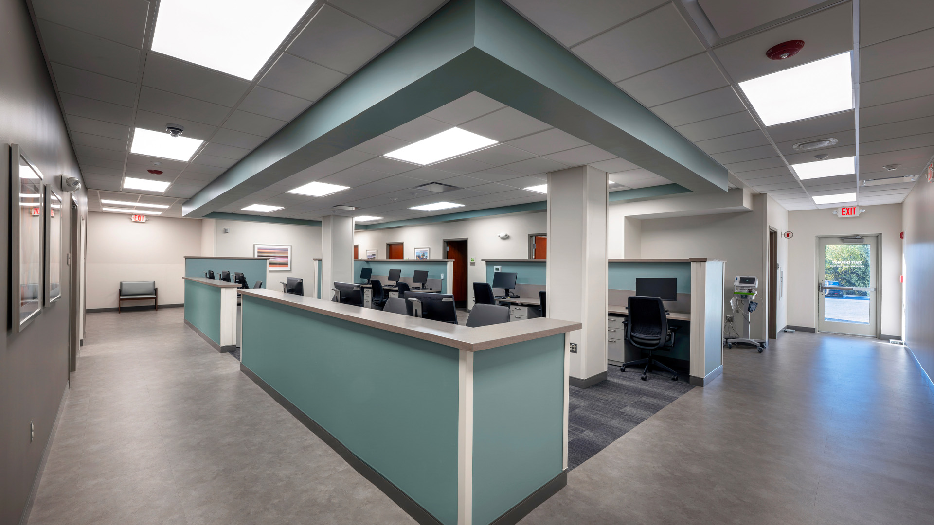 Teal nurses station in a central location in the Parkview Physicians Group Scott Road Clinic.